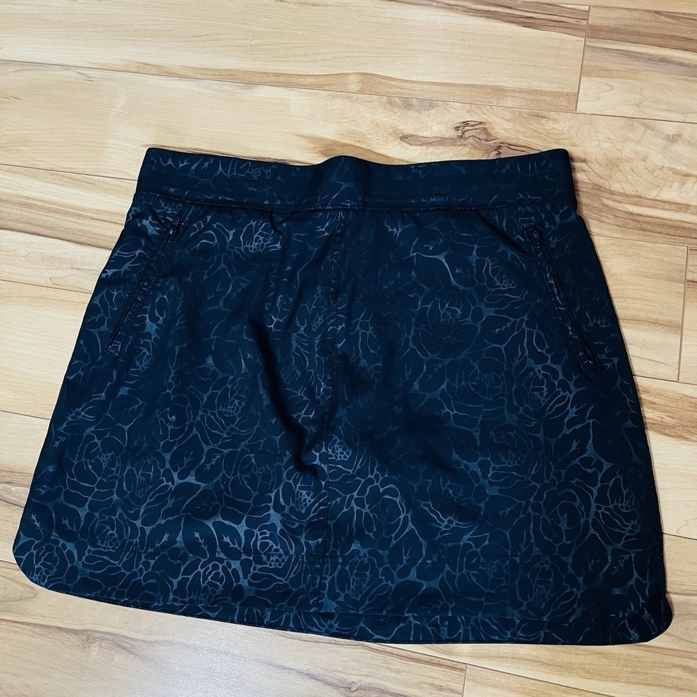 Orvis Black Rose Embossed Golf Tennis Pull On Skort Sz L  4.5" Shorts Inseam
